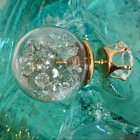 Double Stud Earrings with Sea Foam Gems Inside - Picture 4 of 7